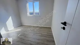 Katta tek lüks site ve caddeye yakın geniş 3+1 — fotoğraf 10