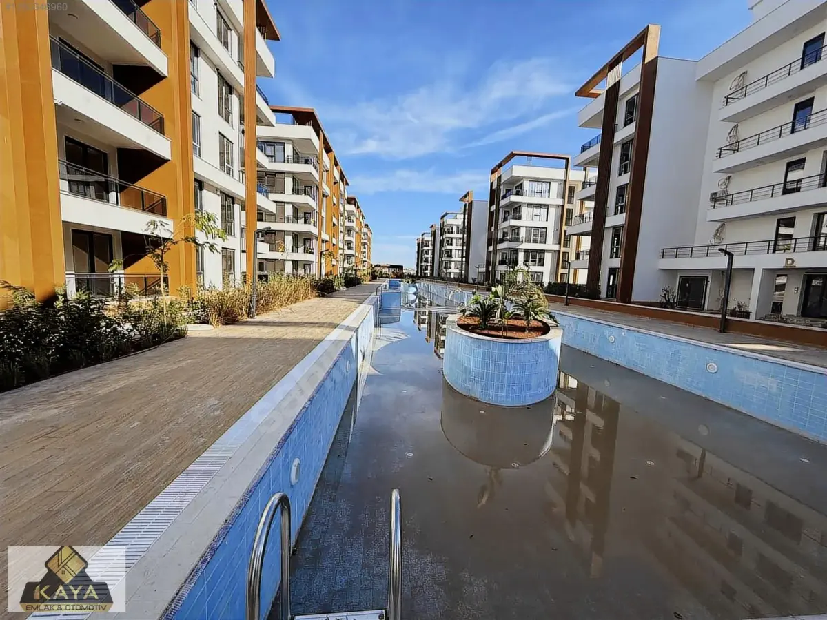 Rengi antalya green life de kiralık 1+1 bahçe katı — fotoğraf 1