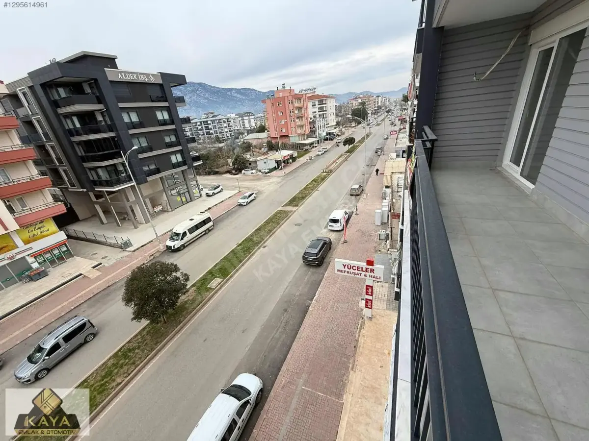 Atatürk caddesi üzeri merkezi konumda katta 2+1 — fotoğraf 1