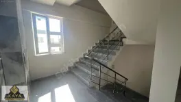 Hastane üniversite ve caddeye yakın Havuzlu Sığınaklı Katta 2+1 — fotoğraf 9
