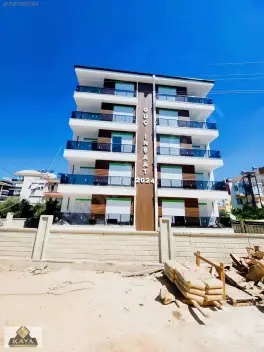Kaya emlaktan belediye arkasında 1+1 yüksek giriş 45 m2 — fotoğraf 1