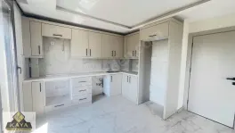 Caddeye Yakın Katta Doğalgazlı 2+1(AYNI BİNADA 2 DAİRE VAR) — fotoğraf 2