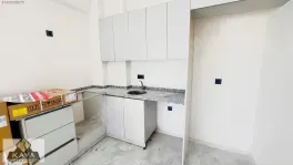Caddeye yakın lüks site yani bahçe kıllanımlı 1+1 — fotoğraf 5