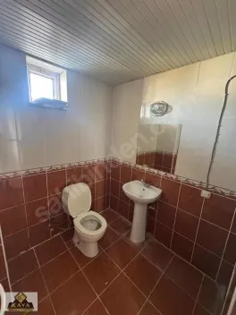 Atatürk caddesi üzerinde köşe başı 5/4 katı kiralık — fotoğraf 3