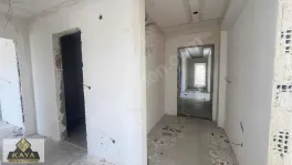 Site kalitesinde giyinme odalı ebeveyn banyolu geniş 2+1 — fotoğraf 17