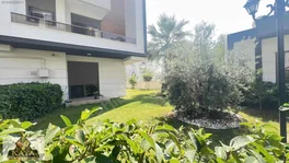 Havuzlu Jeneratörlü Sitede Bahçeli Klimalı 2+1 — fotoğraf 1