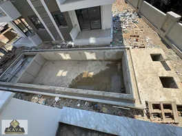 Döşemealtı Merkezde Havuzlu Site İçi Ebeveyn Banyolu 2+1 — fotoğraf 2
