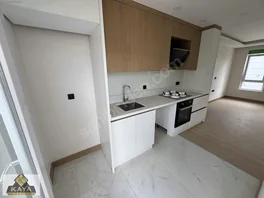 Caddeye Yakın Katta 1. Sınıf İşçilik 2+1 — fotoğraf 2
