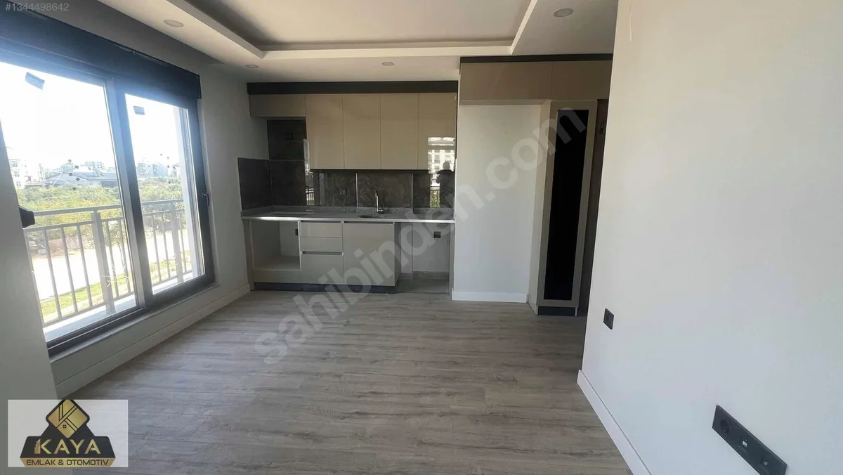 Cadde Üstü Aynı Binada 6 Adet Lüks Geniş Balkonlu 1+1 — fotoğraf 1