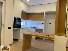 Yenıköyde Klimalı Katta Lüks 1+1 Kiralık — fotoğraf 5