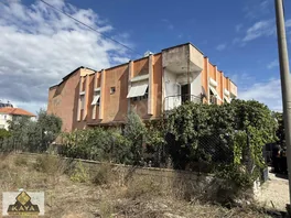 1 Daire 2 Dükkan 375 M2 Arsa İçerisinde Acil Satılık — fotoğraf 2