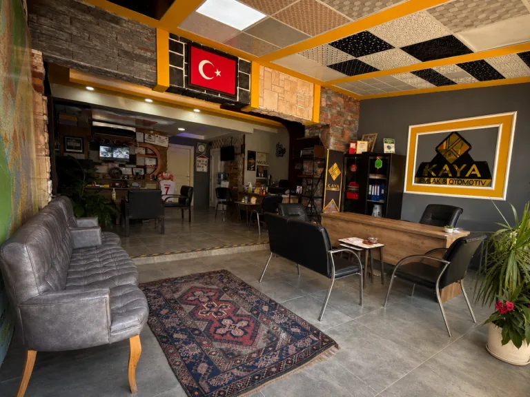 Kaya Emlak & Otomotiv ofis içi